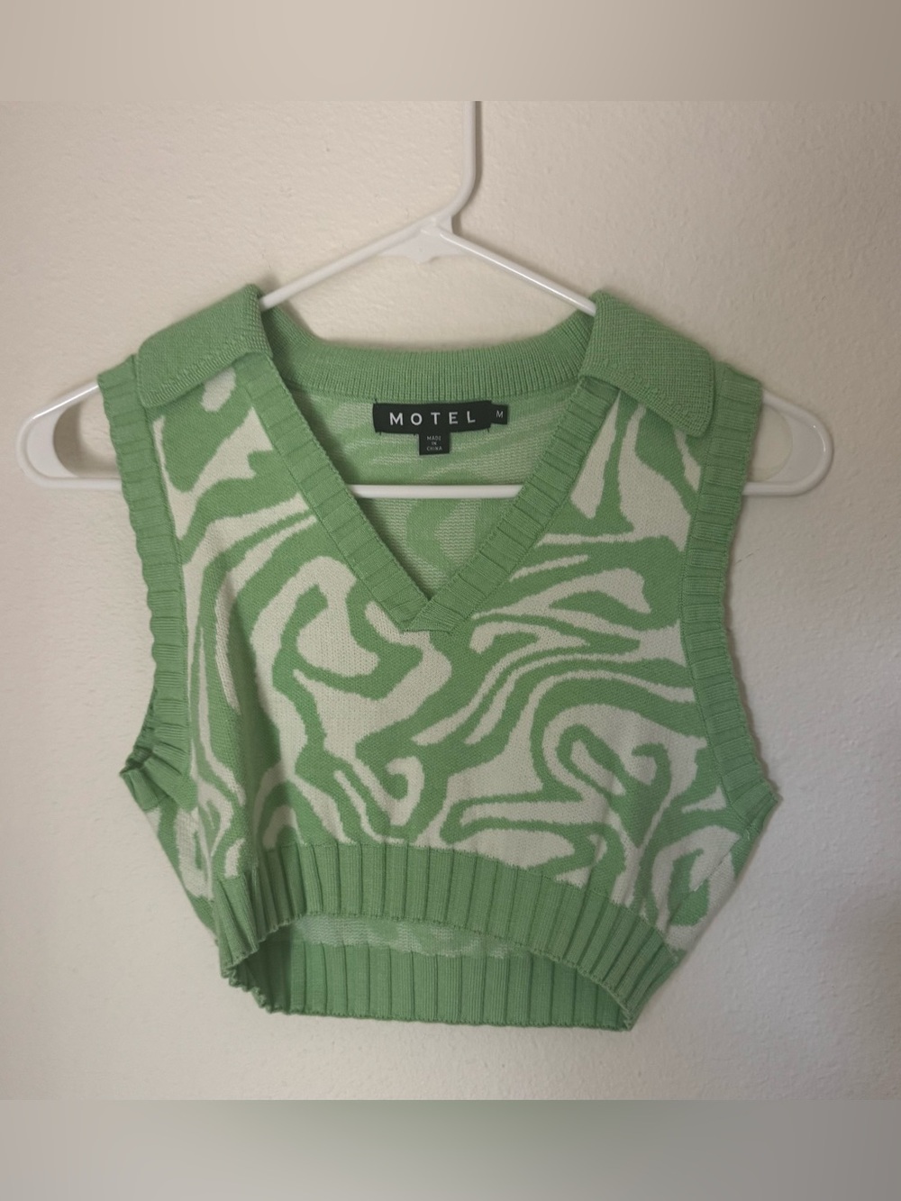 Motel Rocks Mint and Cream Zebra-Print Knit Cropped Tank | Size Medium